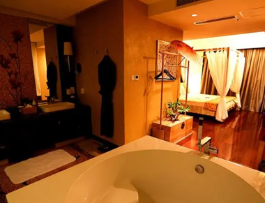 杭州临平养生会所的黄昏恋：当爱情遇上八十岁